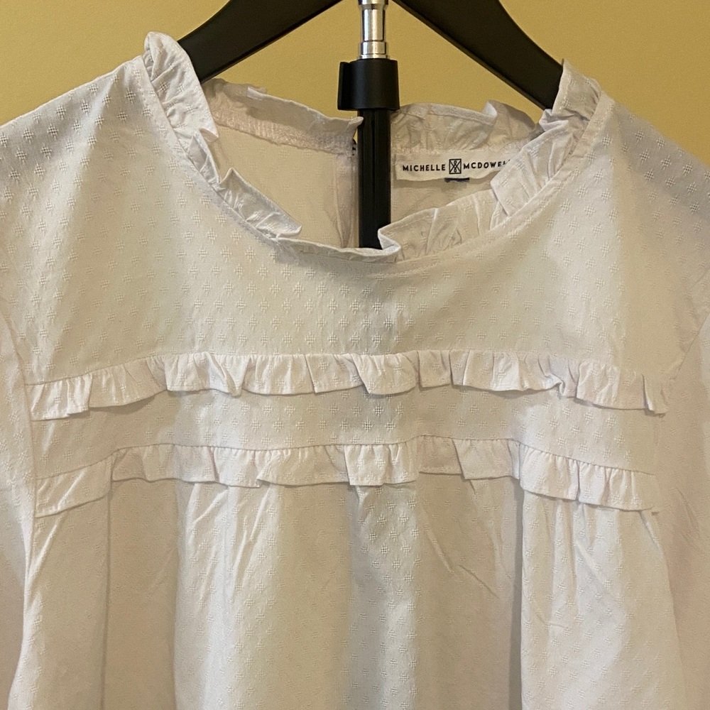 Chic White Ruffle Blouse - Picture 2 of 4
